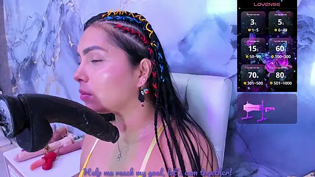 Snapshot of evelinn_belen chatting on 3, 7, 2026 evelinn belen online show from 3, 7, 2026