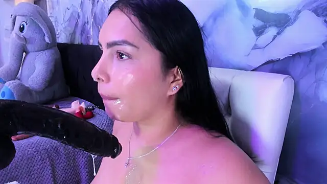 Snapshot of evelinn_belen chatting on 12, 7, 2026 evelinn belen online show from 12, 7, 2026