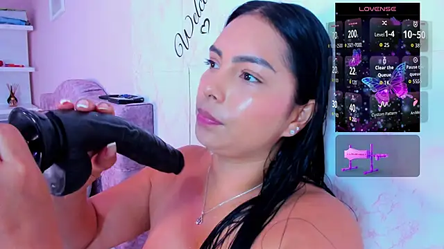 Snapshot of evelinn_belen chatting on 30, 5, 2026 evelinn belen online show from 30, 5, 2026