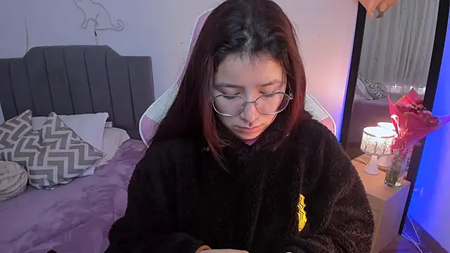 Amy joones online show from 31, 3, 2026