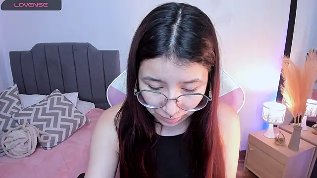 Snapshot of Amy_joones chatting on 28, 4, 2026 Amy joones online show from 28, 4, 2026