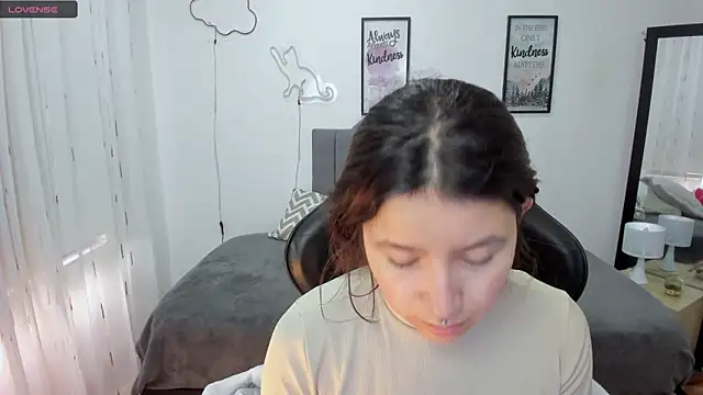 Amy joones online show from 24, 9, 2025