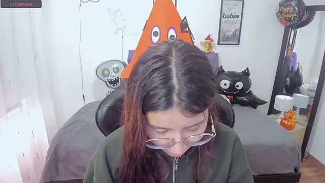 Amy joones online show from 29, 10, 2025