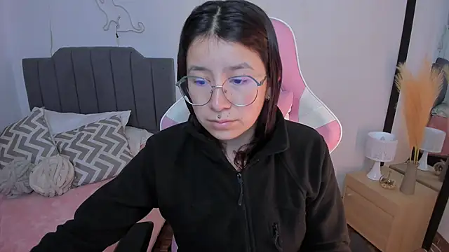 Amy joones online show from 11, 4, 2026