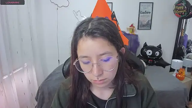 Amy joones online show from 31, 10, 2025