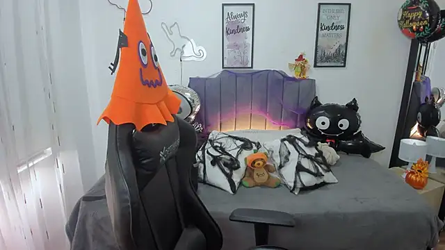 Amy joones online show from 27, 10, 2025