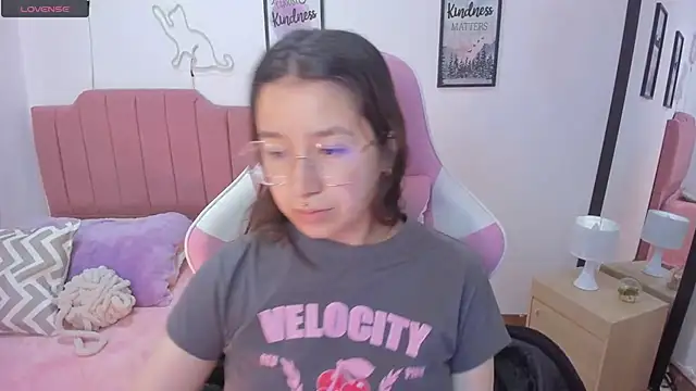 Amy joones online show from 22, 11, 2025