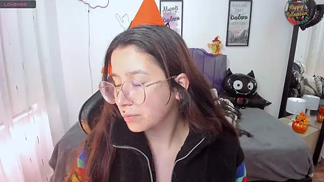 Amy joones online show from 24, 10, 2025