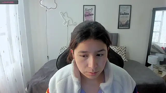 Amy joones online show from 25, 9, 2025