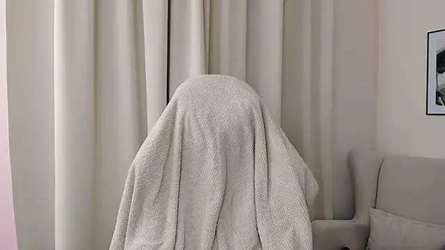 SuzyJamess online show from 28, 12, 2024