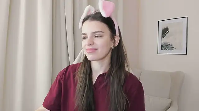 SuzyJamess online show from 28, 12, 2024