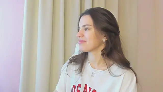 SuzyJamess online show from 12, 12, 2024