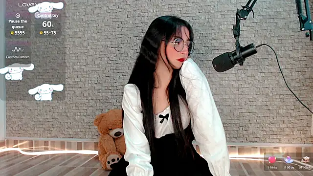 Snapshot of emma_unu chatting on 21, 6, 2026 emma unu online show from 21, 6, 2026