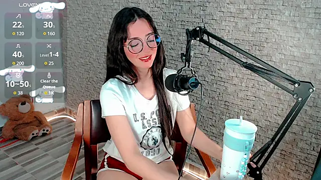 Snapshot of emma_unu chatting on 26, 6, 2026 emma unu online show from 26, 6, 2026