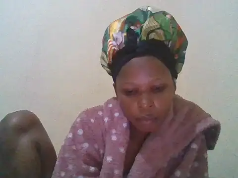 Snapshot of CharlotteDee chatting on 5, 11, 2025 CharlotteDee online show from 5, 11, 2025