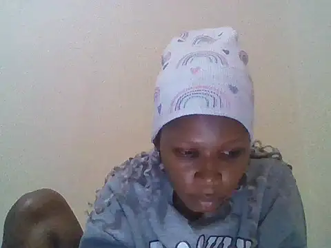 Snapshot of CharlotteDee chatting on 7, 11, 2025 CharlotteDee online show from 7, 11, 2025