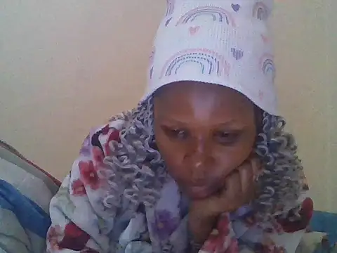 Snapshot of CharlotteDee chatting on 31, 10, 2025 CharlotteDee online show from 31, 10, 2025