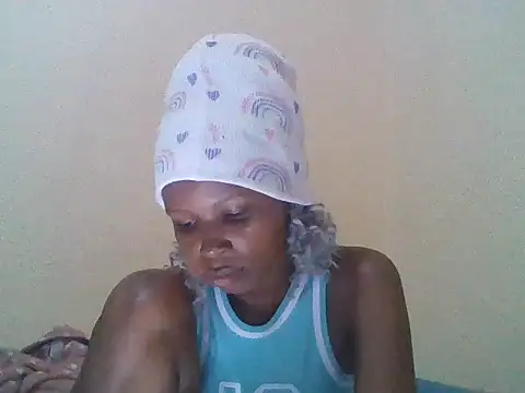 Snapshot of CharlotteDee chatting on 2, 11, 2025 CharlotteDee online show from 2, 11, 2025