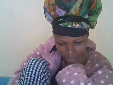 Snapshot of CharlotteDee chatting on 23, 10, 2025 CharlotteDee online show from 23, 10, 2025