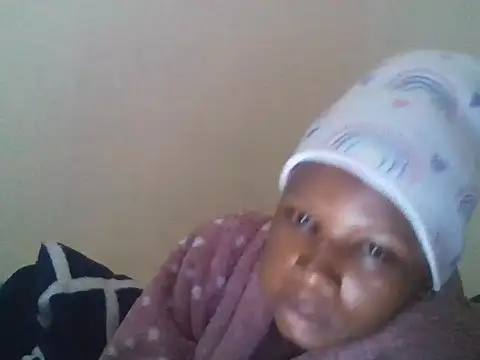 Snapshot of CharlotteDee chatting on 29, 10, 2025 CharlotteDee online show from 29, 10, 2025