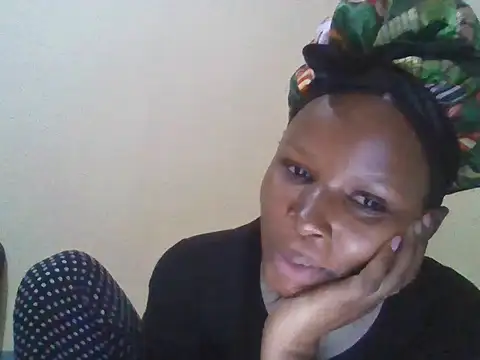 Snapshot of CharlotteDee chatting on 11, 11, 2025 CharlotteDee online show from 11, 11, 2025