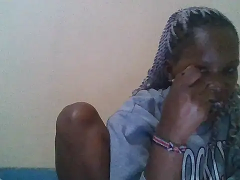 Snapshot of CharlotteDee chatting on 8, 11, 2025 CharlotteDee online show from 8, 11, 2025