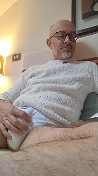 Snapshot of MadProfessor chatting on 22, 11, 2025 MadProfessor online show from 22, 11, 2025