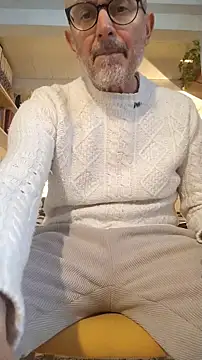 Snapshot of MadProfessor chatting on 27, 11, 2025 MadProfessor online show from 27, 11, 2025