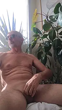 Snapshot of MadProfessor chatting on 3, 11, 2025 MadProfessor online show from 3, 11, 2025