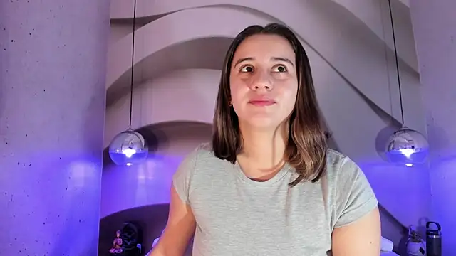 LanaHerondale online show from 5, 3, 2025