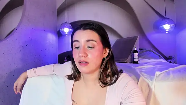 LanaHerondale online show from 28, 2, 2025