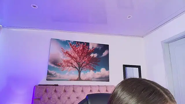 Julianaa Castro  online show from 27, 11, 2025