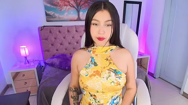 Julianaa Castro  online show from 7, 11, 2025