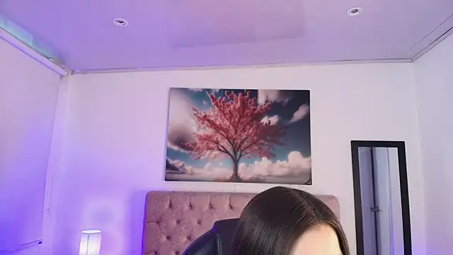 Julianaa Castro  online show from 7, 2, 2026