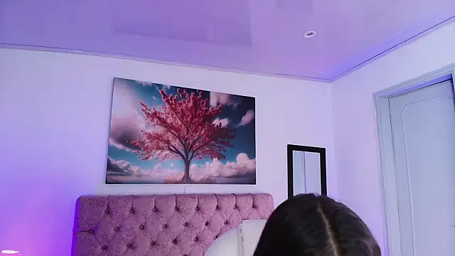 Julianaa Castro  online show from 7, 10, 2025