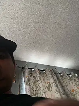 Snapshot of Miguel16i chatting on 14, 2, 2025 Miguel16i online show from 14, 2, 2025