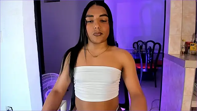 CandyLatinHott online show from 28, 3, 2026