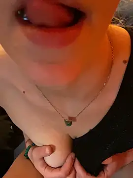 Snapshot of ToAnWTW chatting on 25, 11, 2025 ToAnWTW online show from 25, 11, 2025