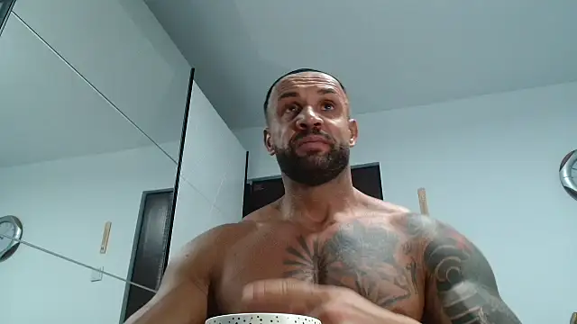 Magnificmuscles89 online show from 8, 2, 2026