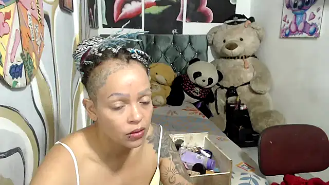 manzanahot9 online show from 11, 11, 2025