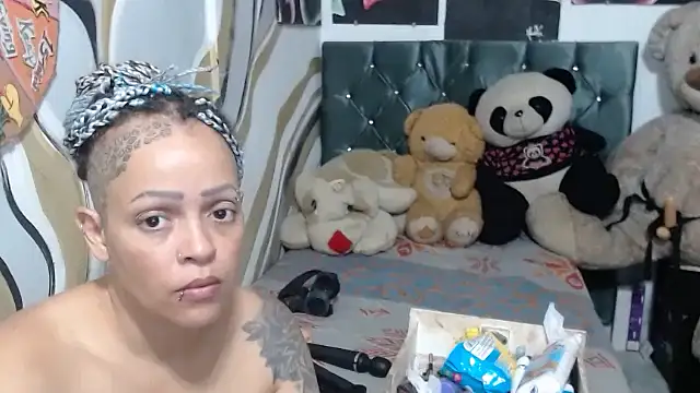 manzanahot9 online show from 6, 11, 2025