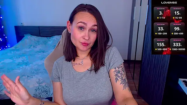 Snapshot of Cutie-Melanie chatting on 9, 10, 2025 Cutie-Melanie online show from 9, 10, 2025