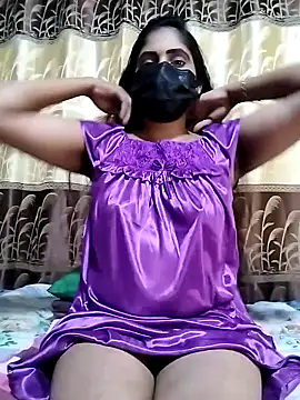 Snapshot of SLZAARA chatting on 1, 1, 2025 SLZAARA online show from 1, 1, 2025