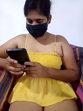 Snapshot of SLZAARA chatting on 9, 10, 2025 SLZAARA online show from 9, 10, 2025