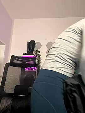 AnnikaRose online show from 20, 12, 2025