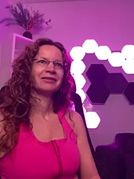 Snapshot of AnnikaRose chatting on 2, 5, 2026 AnnikaRose online show from 2, 5, 2026
