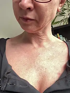 AnnikaRose online show from 20, 4, 2026