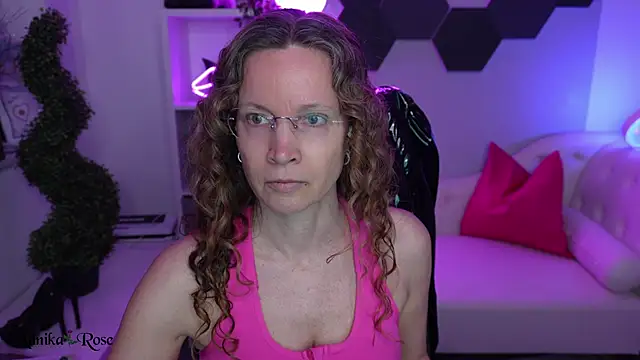 AnnikaRose online show from 14, 2, 2026