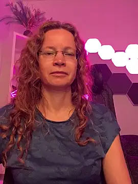 Snapshot of AnnikaRose chatting on 3, 5, 2026 AnnikaRose online show from 3, 5, 2026