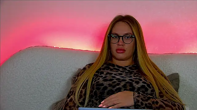 MariaNeumann online show from 19, 3, 2025